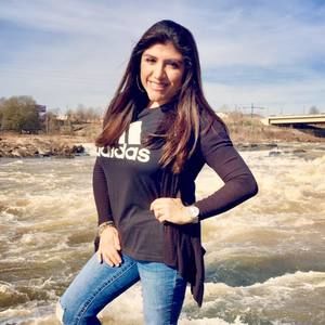 Meet your Posher, Claudia lorena